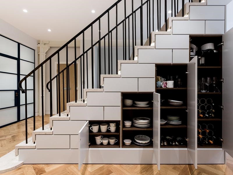 Tủ chén bát trang trí gầm cầu thang