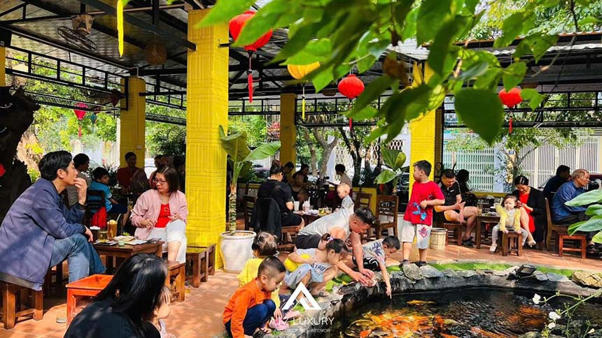 mẫu thiết kế cafe hồ cá Koi đẹp