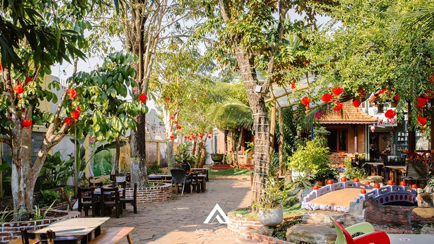 những mẫu thiết kế quán cà phê cá Koi đẹp