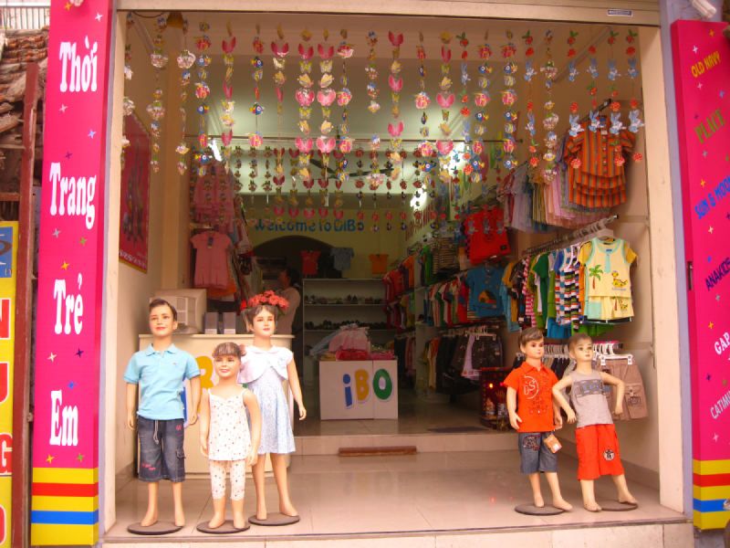 Mẫu thiết kế nội thất shop thời trang trẻ em 10m2