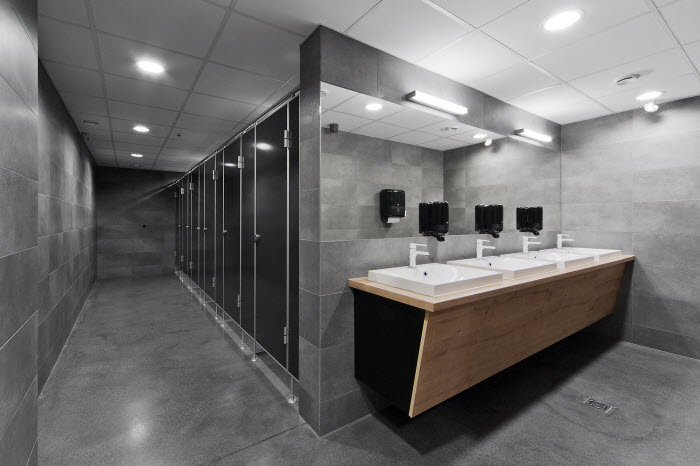 nha ve sinh quan cafe dep