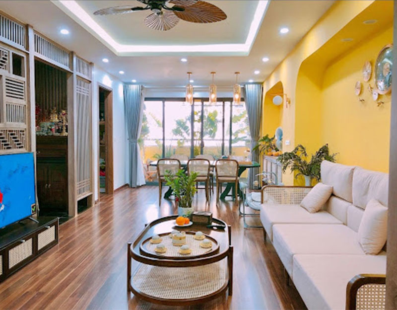 Chất liệu gỗ, họa tiết hình chữ nhật, thiết kế nội thất không gian mở với phòng khách liền kề bàn ăn cùng không gian sống xanh, thoáng,… là những đặc trưng nổi bật trong phong cách Indochine Đông Dương 