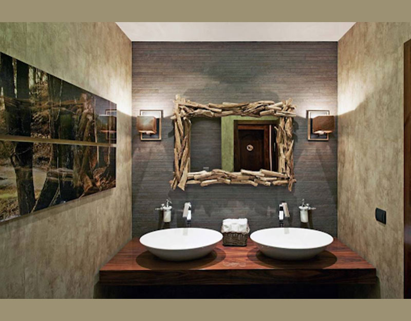 Gương chính là nơi dễ tạo điểm nhấn nhất trong thiết kế khu vực vệ sinh nhà hàng ăn uống.