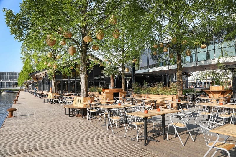 thiết kế quán cafe ven sông