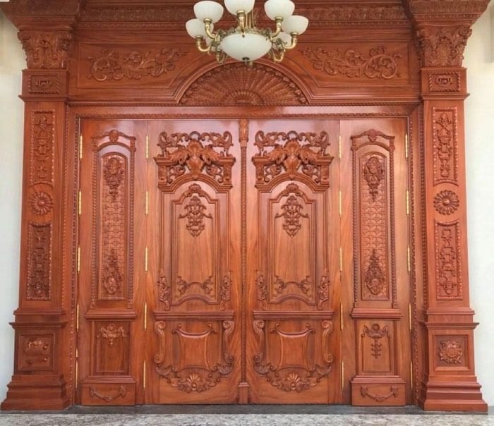 Mẫu cửa gỗ 4 cánh tân cổ điển cho cửa chính biệt thự
